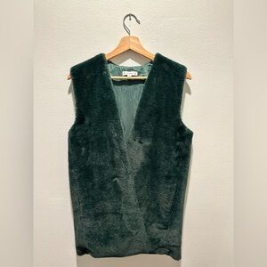 LLove Forest Green Faux Fur Vest Women’s S – Plush Cozy Soft Sherpa Style